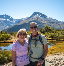 2.5 Happy guest couple Key Summit
