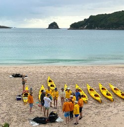 Kayaking to Cathedral Cove 