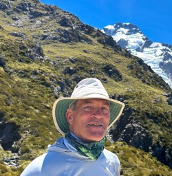 Snowcapped mountains in Mount Cook National Park 