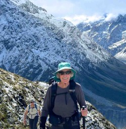 Walking tours to Sealy Tarns in Mount Cook National Park 