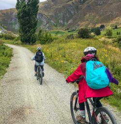 Cycling toward Gibbston valley