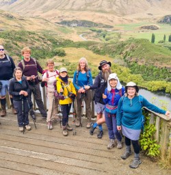 3. Group photo at Diamond Lake lookout