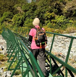 Milford sound new zeland trek