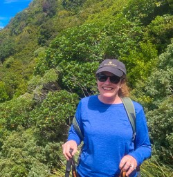 Hike To Sealy Tarns 