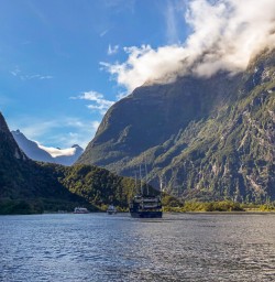 Boat tour at Milford Sound, Fiordland New Zealand