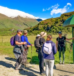 4. Guide briefing Diamond Lake