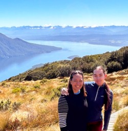 4. Happy guests on Kepler Track