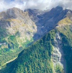 4. Heli flight over Fiordland Mountains