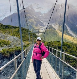 4. Solo guest on bridge Hooker Valley