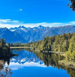 Lake Matheson adventure tours in New Zealand
