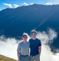 guided hiking tours to bushline hut 