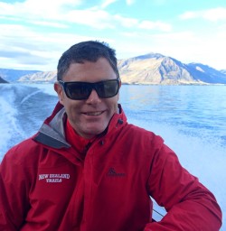 nz trails guide andrew on lake wanaka new zealand
