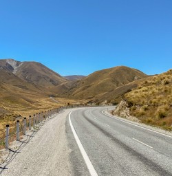 Lindis Pass Summit Scenic Look Out, Otago New Zealand