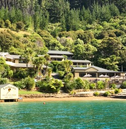 5. Lochmara Lodge