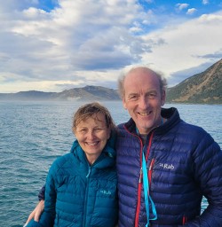 Dolphin tours with New Zealand Trails 