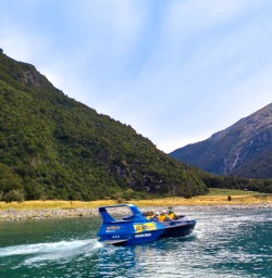 Jet Boat ride through Wilkin River with NZ trails 
