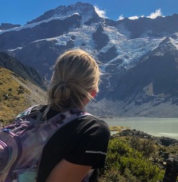 Guest at the Hooker Valley, Canterbury New Zealand