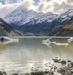 Hooker Lake, Aroaki Mt Cook National Park Canterbury New Zealand