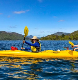 Kayaking from Lochmara Lodge