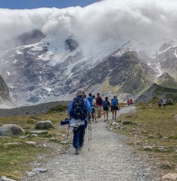 Walking the Hooker Valley Track, Canterbury New Zealand