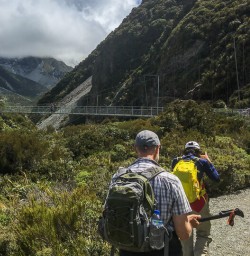 Walking the Hooker Valley Track, Canterbury New Zealand