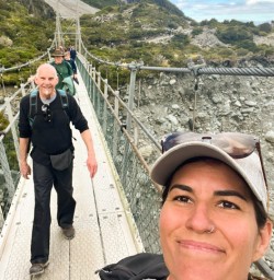 6. Guide Hayley selfie with guest Hooker Valley