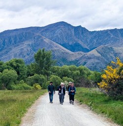 Explore Arrowtown and hike the Arrow River Trail 18 November 2024