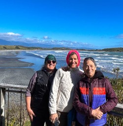 Explore Lake Mapourika by kayak 