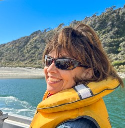 Boat to the martins bay