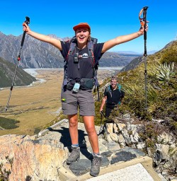 New Zealand guide at Sealy Tarns lookout