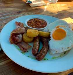 Breakfast ar Kaikoura, Canterbury New Zealand