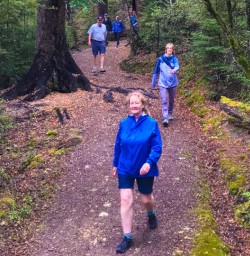 Hiking Lake Rotoiti