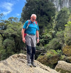 hiking limeston cliffs cape foulwind walkway