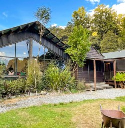 8. Pyke Lodge Hollyford Track