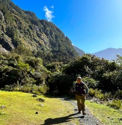 Hiking on the Milford Track 