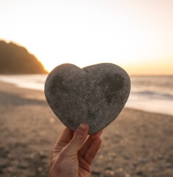 9 West Coast love heart copy