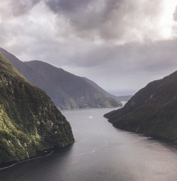Helicopter Tour at Milford Sound, Fiordland National Park Southland New Zealand