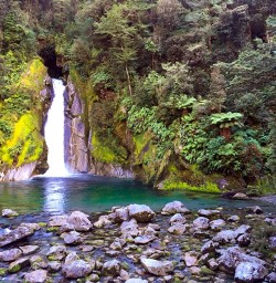 Giants Gate waterfall on the Milford Track
