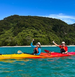 Blue water in Abel Tasman 20JAN25