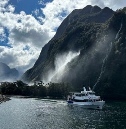 Boat tour in Milford Sound 10FEB25