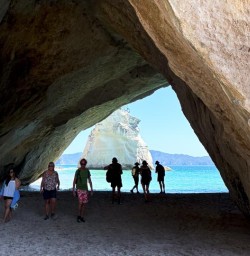 Caves Cathedral Cove 04FEB25