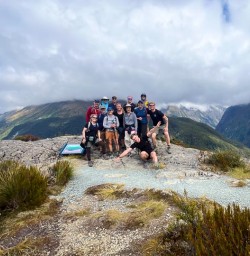 Group hiking tour Routeburn Track 10FEB25 2