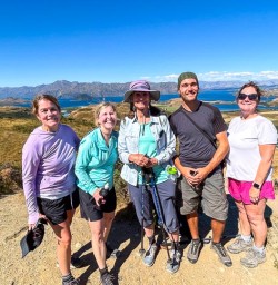 Guests exploring Wanaka hike Rocky Mountain 200125