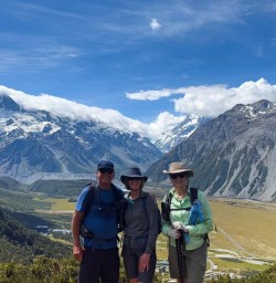 Guests hiking in AorakiMount Cook National Park 060125 6