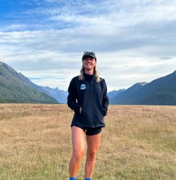 Guide in Fiordland National Park 20JAN25
