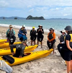 Kayak Cathedral Cove 280125