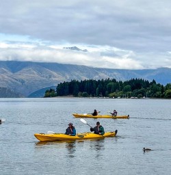 Kayak on Lake Wanaka 200125