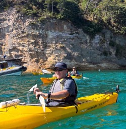 Kayak tour Cathedral Cove 04FEB25