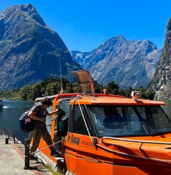 Milford Sound Taxi GW09JAN25