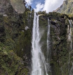Milford sound waterfall boat cruise MP03NOV25